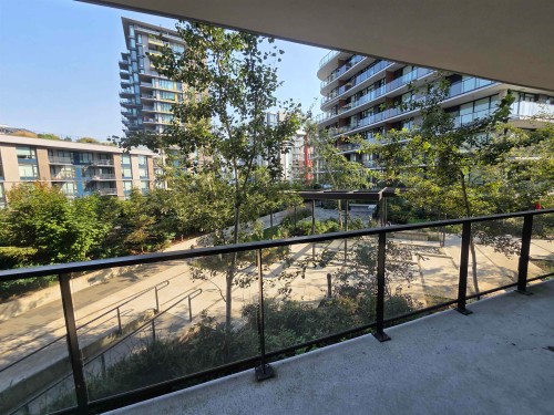 401-8725 University Crescent, Burnaby, BC - Outdoor