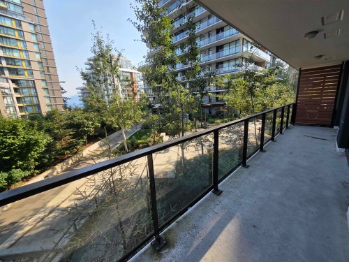 401-8725 University Crescent, Burnaby, BC - Outdoor