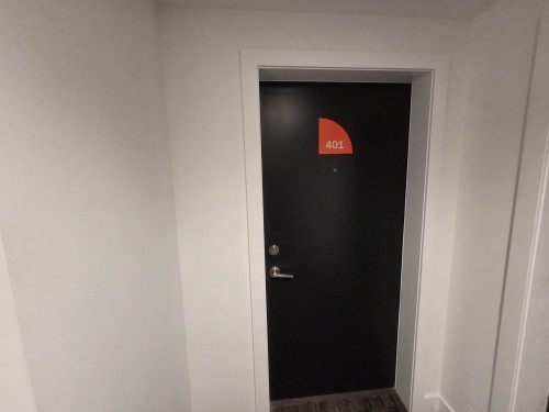 401-8725 University Crescent, Burnaby, BC - Indoor Photo Showing Other Room
