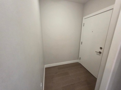 401-8725 University Crescent, Burnaby, BC - Indoor Photo Showing Other Room