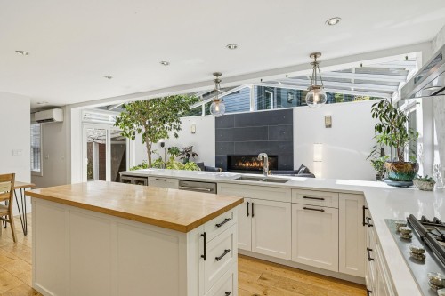 29-3295 Sunnyside Road, Anmore, BC - Indoor Photo Showing Kitchen With Double Sink