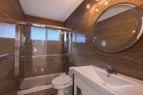 1545 Salal Crescent, Coquitlam, BC - Indoor Photo Showing Bathroom