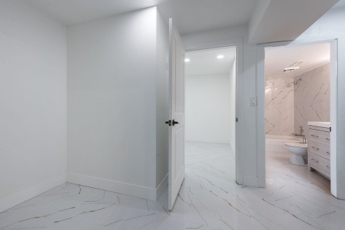 1545 Salal Crescent, Coquitlam, BC - Indoor Photo Showing Bathroom