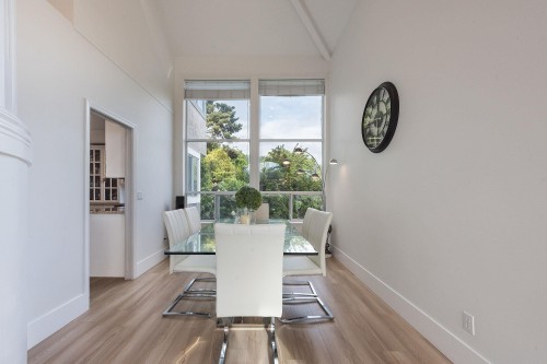 1545 Salal Crescent, Coquitlam, BC - Indoor Photo Showing Dining Room