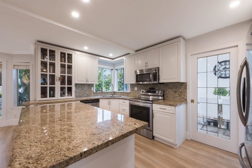 1545 Salal Crescent, Coquitlam, BC - Indoor Photo Showing Kitchen With Double Sink With Upgraded Kitchen
