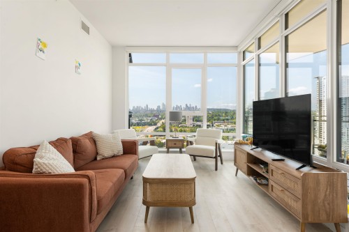 1808-2085 Skyline Crescent, Burnaby, BC - Indoor Photo Showing Living Room