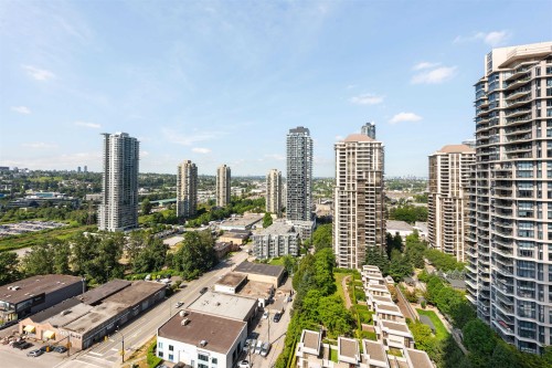 1808-2085 Skyline Crescent, Burnaby, BC - Outdoor With Facade
