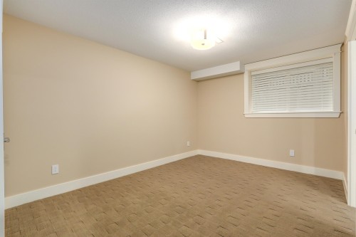 1325 Kingston Street, Coquitlam, BC - Indoor Photo Showing Other Room