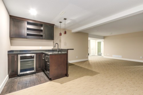 1325 Kingston Street, Coquitlam, BC - Indoor Photo Showing Other Room