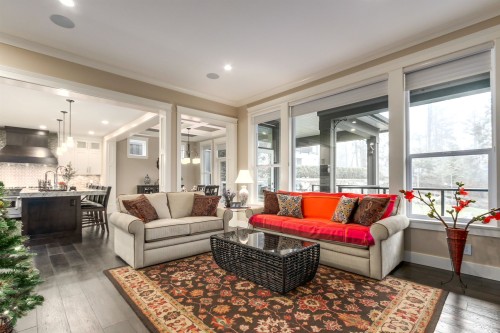 1325 Kingston Street, Coquitlam, BC - Indoor Photo Showing Living Room