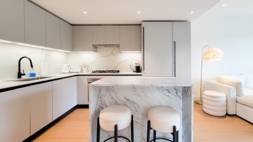 401-2235 Broadway E, Vancouver, BC - Indoor Photo Showing Kitchen With Upgraded Kitchen