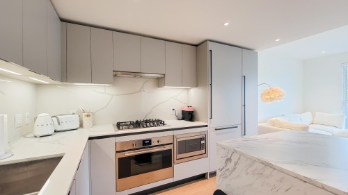 401-2235 Broadway E, Vancouver, BC - Indoor Photo Showing Kitchen With Upgraded Kitchen