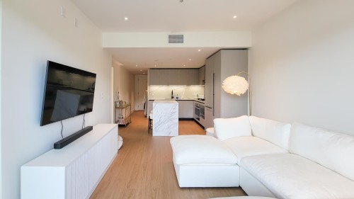 401-2235 Broadway E, Vancouver, BC - Indoor Photo Showing Living Room