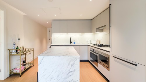 401-2235 Broadway E, Vancouver, BC - Indoor Photo Showing Kitchen With Upgraded Kitchen