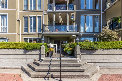 103-2 Renaissance Square  New Westminster, BC V3M 6K3