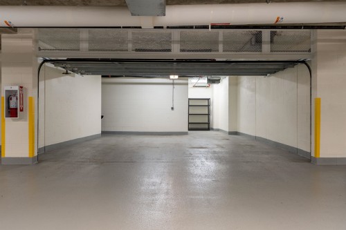 1205-6622 Pearson Way, Richmond, BC - Indoor Photo Showing Garage