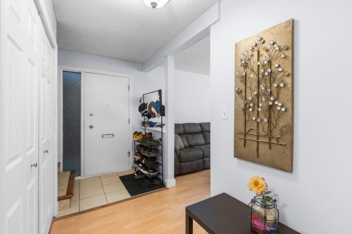 9010 Centaurus Circle, Burnaby, BC - Indoor Photo Showing Other Room
