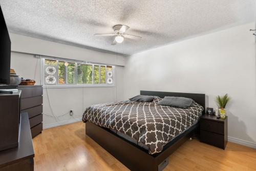 9010 Centaurus Circle, Burnaby, BC - Indoor Photo Showing Bedroom
