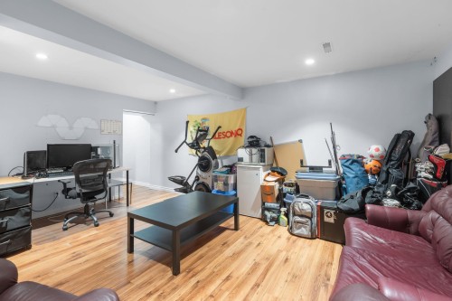 9010 Centaurus Circle, Burnaby, BC - Indoor Photo Showing Gym Room