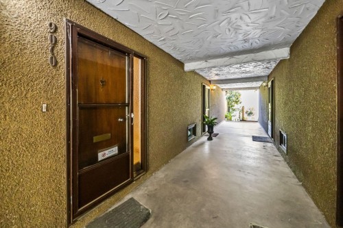 9010 Centaurus Circle, Burnaby, BC - Indoor Photo Showing Other Room