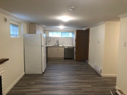 2-4136 Gilpin Crescent Burnaby, BC V5G 2K2