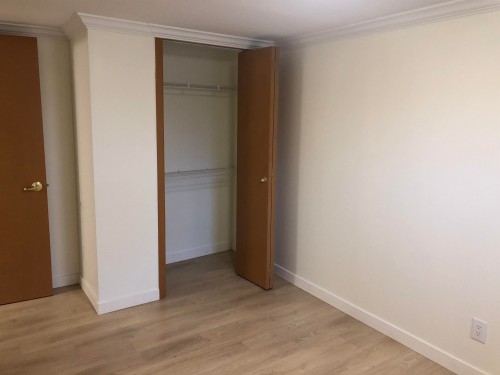 2-4136 Gilpin Crescent, Burnaby, BC - Indoor Photo Showing Other Room