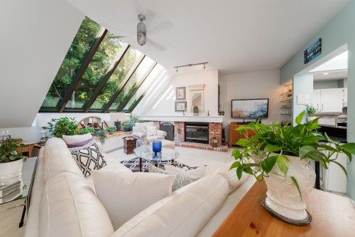 34-3960 Canada Way, Burnaby, BC - Indoor