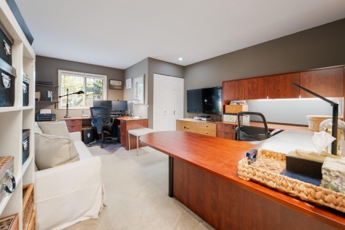 34-3960 Canada Way, Burnaby, BC - Indoor