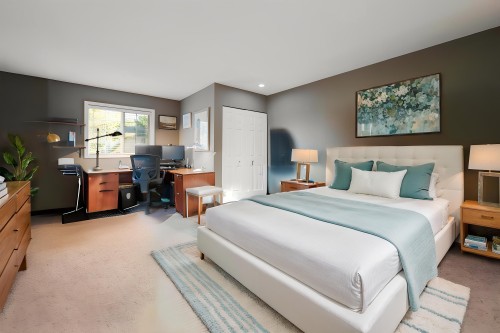 34-3960 Canada Way, Burnaby, BC - Indoor Photo Showing Bedroom