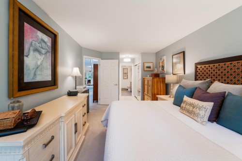 34-3960 Canada Way, Burnaby, BC - Indoor Photo Showing Bedroom