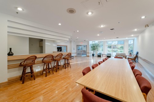 34-3960 Canada Way, Burnaby, BC - Indoor Photo Showing Dining Room