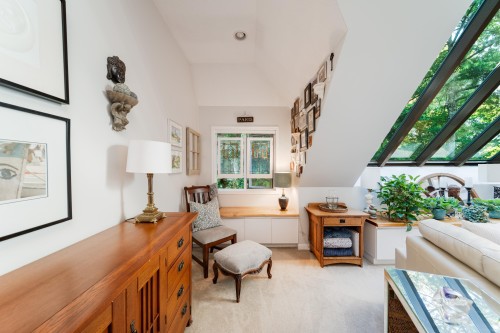 34-3960 Canada Way, Burnaby, BC - Indoor