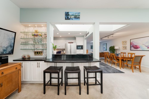 34-3960 Canada Way, Burnaby, BC - Indoor