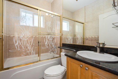 2170 28Th Avenue E, Vancouver, BC - Indoor Photo Showing Bathroom