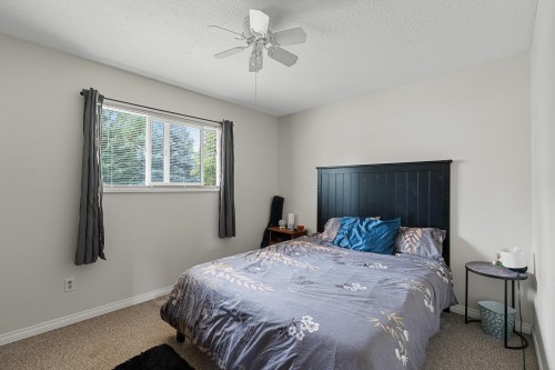 22760 Balabanian Circle, Maple Ridge, BC - Indoor Photo Showing Bedroom