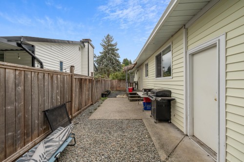 22760 Balabanian Circle, Maple Ridge, BC - Outdoor With Exterior