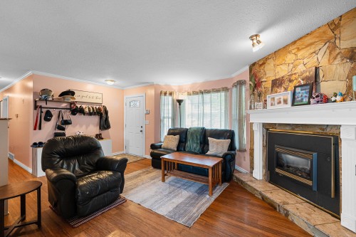 22760 Balabanian Circle, Maple Ridge, BC - Indoor Photo Showing Living Room With Fireplace