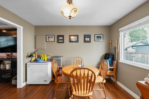 22760 Balabanian Circle, Maple Ridge, BC - Indoor Photo Showing Dining Room