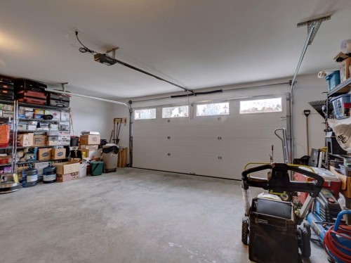 1028 Celia Crescent, Gibsons, BC - Indoor Photo Showing Garage