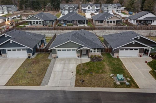 1028 Celia Crescent, Gibsons, BC - Outdoor With Facade