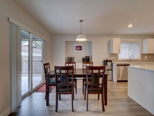 1028 Celia Crescent, Gibsons, BC - Indoor Photo Showing Dining Room