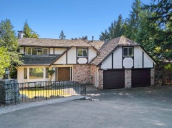 525 Braemar Road E North Vancouver, BC V7N 4C4