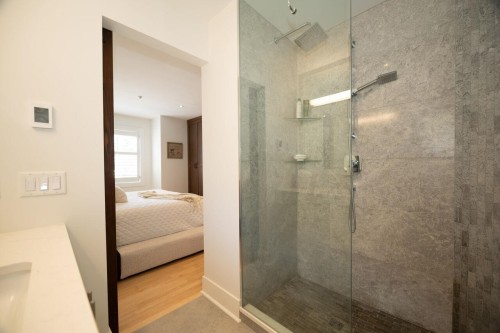 1989 13Th Avenue W, Vancouver, BC - Indoor Photo Showing Bathroom