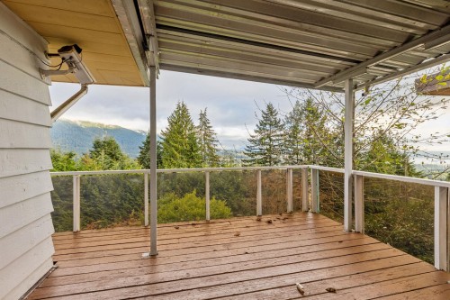 556 Ballantree Road, West Vancouver, BC - Outdoor With Exterior
