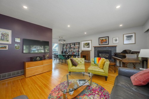 3342 Fromme Road, North Vancouver, BC - Indoor Photo Showing Living Room With Fireplace