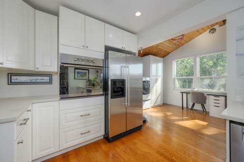 3342 Fromme Road, North Vancouver, BC - Indoor Photo Showing Kitchen