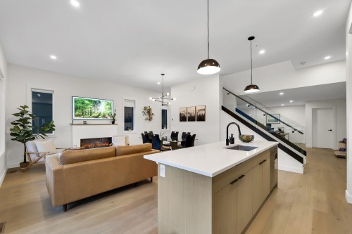 39249 Stellar Drive, Squamish, BC - Indoor