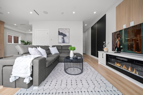 2369 Adanac Street, Vancouver, BC 