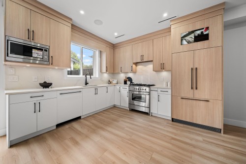 2369 Adanac Street, Vancouver, BC 