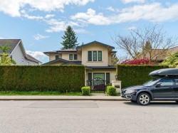 1260 Kings Avenue  West Vancouver, BC V7T 2C4
